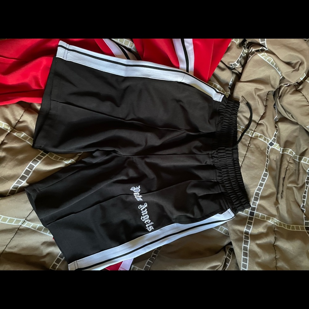 Palm angel shorts sz L